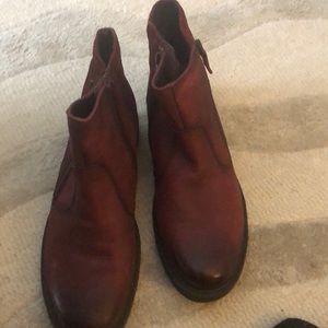 Red size 9.5 earth boots